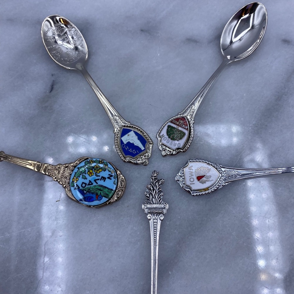 Vintage West US State Souvenir Collector Spoons (5) Nevada Idaho Oregon Iowa WY